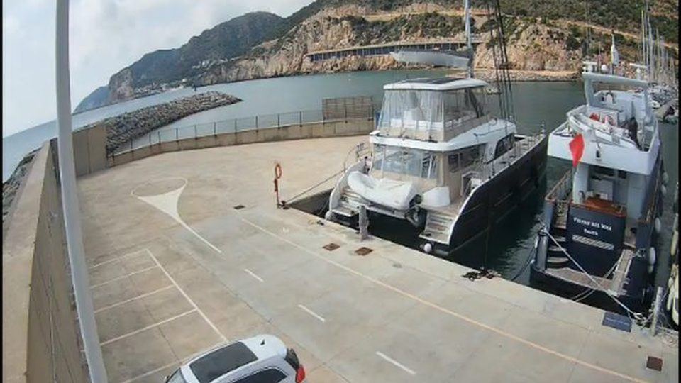 Port Ginesta: “Port Ginesta, the end of the breakwater” camera