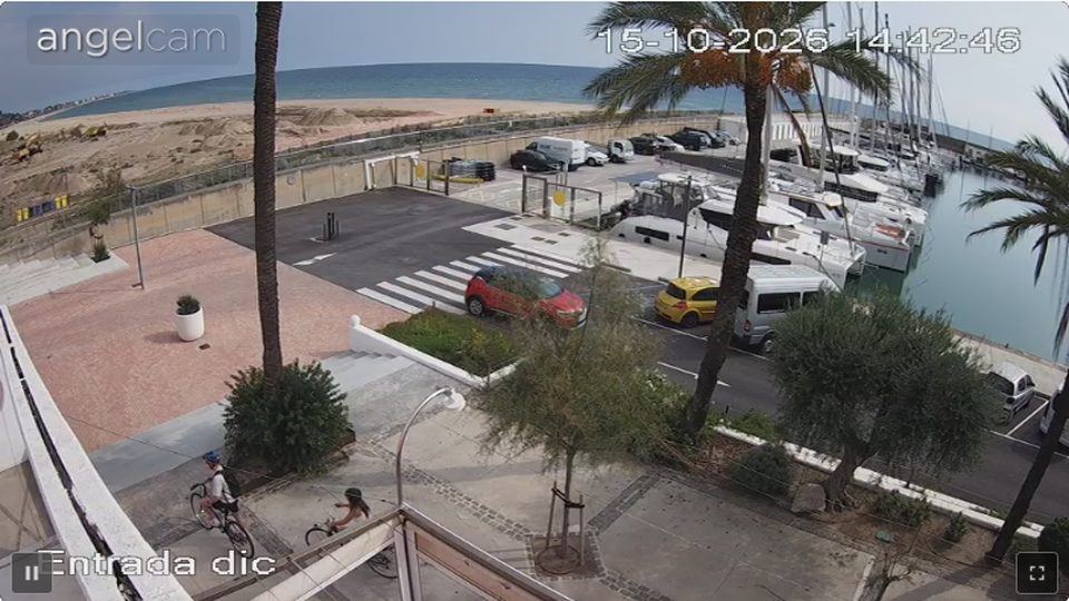 Port Ginesta: “Port Ginesta, the harbour entrance” camera