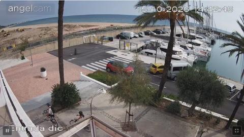 Port Ginesta: “Port Ginesta, the harbour entrance” camera