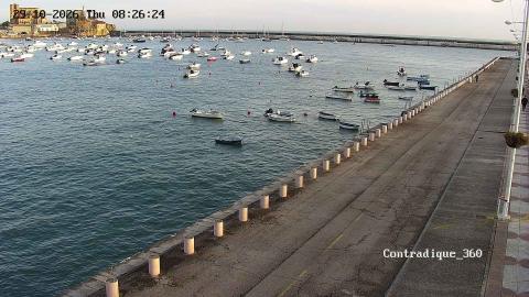 Castro Urdiales: “The bay, Santa María and the castle” camera