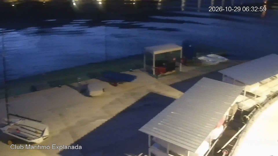Mahón (Maó): “Yacht club sports quay” camera