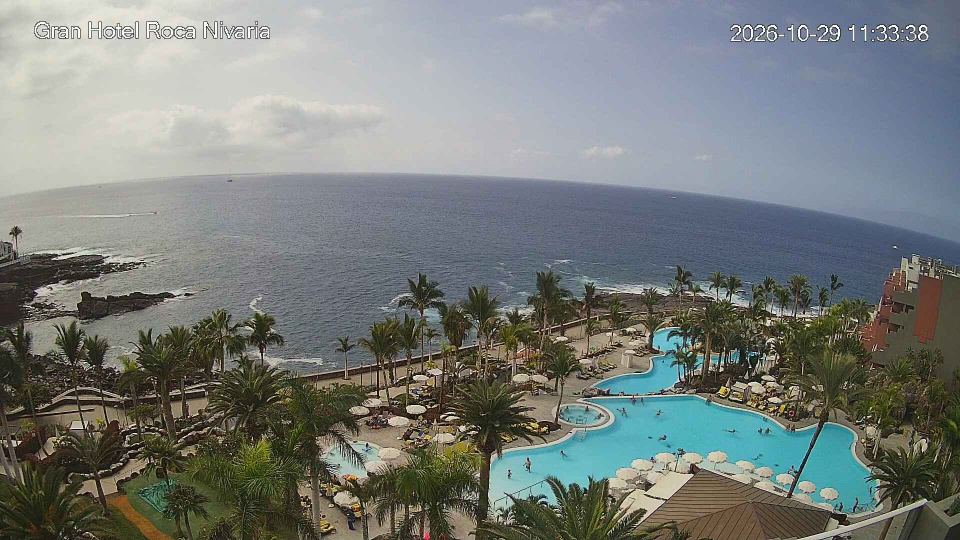 Playa Paraíso: “Clifftop hotel” camera