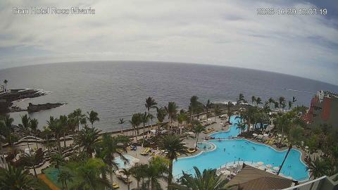 Playa Paraíso: “Clifftop hotel” camera