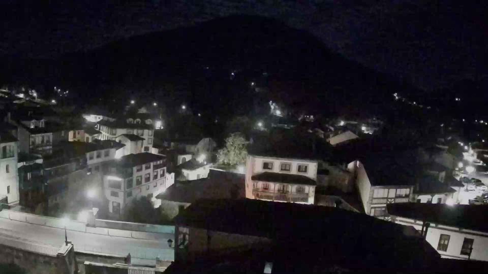 Potes: “Rooftops and the Puente Nuevo” camera