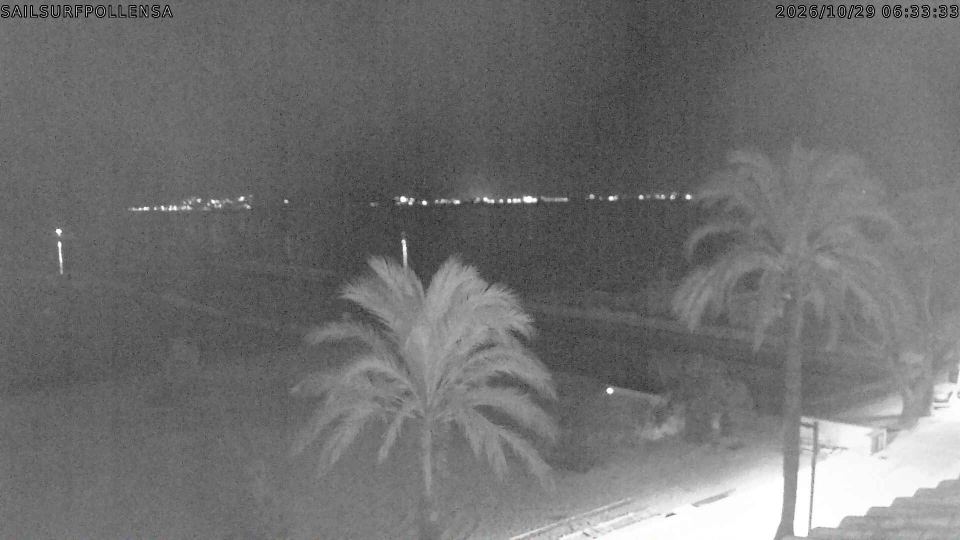Puerto Pollensa (Port de Pollença): “Beach and sailing school jetties” camera