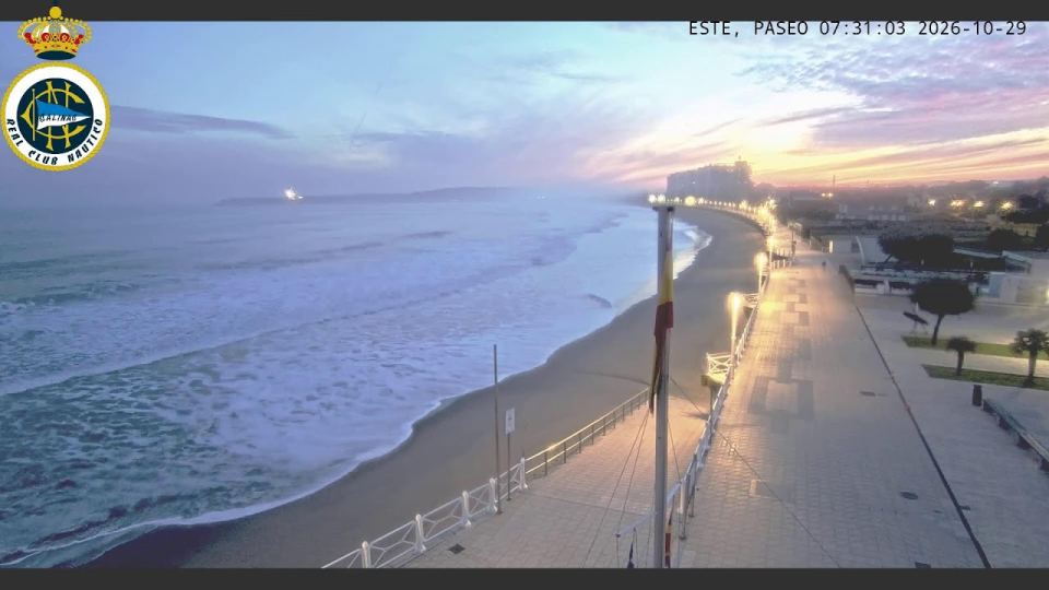 Salinas (Castrillón): “Salinas beach and promenade” camera